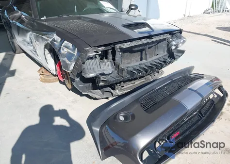 2015 Dodge Challenger Srt 392 from USA, damaged, VIN 2C3CDZDJ6FH713213